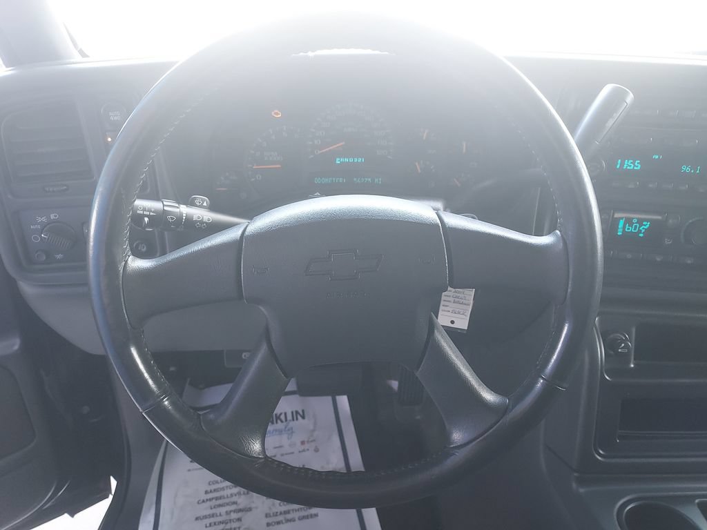Used 2004 Chevrolet Avalanche 2500 w/ Preferred Equipment Group AWD/4WD image 17