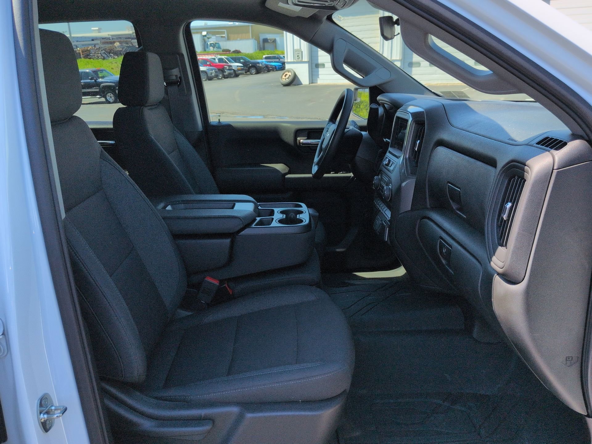 Certified 2024 Chevrolet Silverado 1500 Custom AWD/4WD image 28