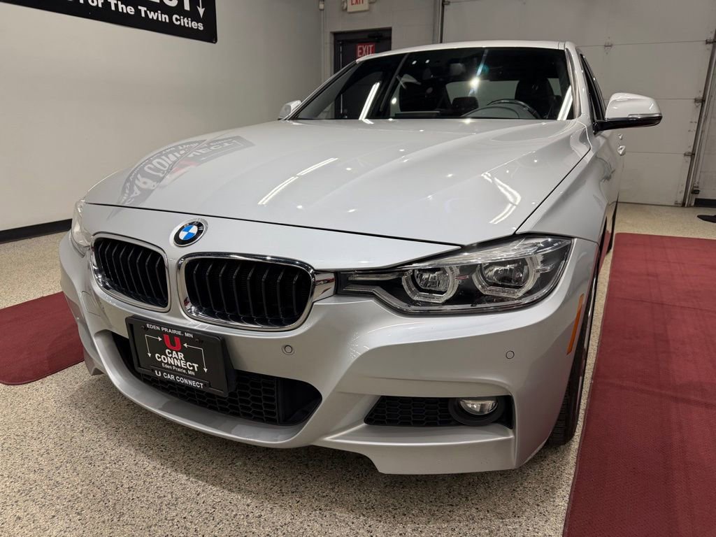 Used 2017 BMW 340i xDrive Sedan AWD/4WD image 5