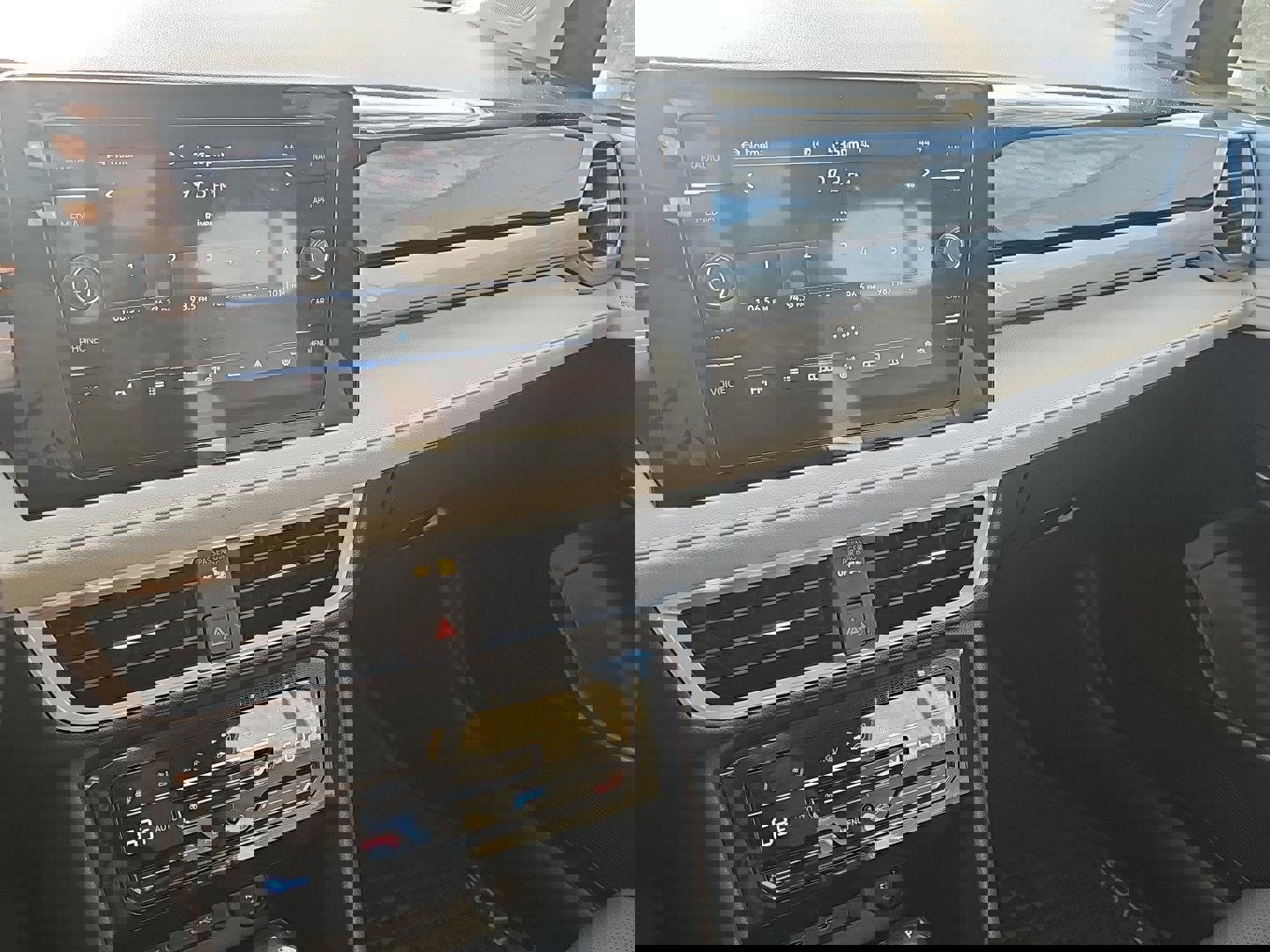 Used 2025 Volkswagen Taos SEL image 10