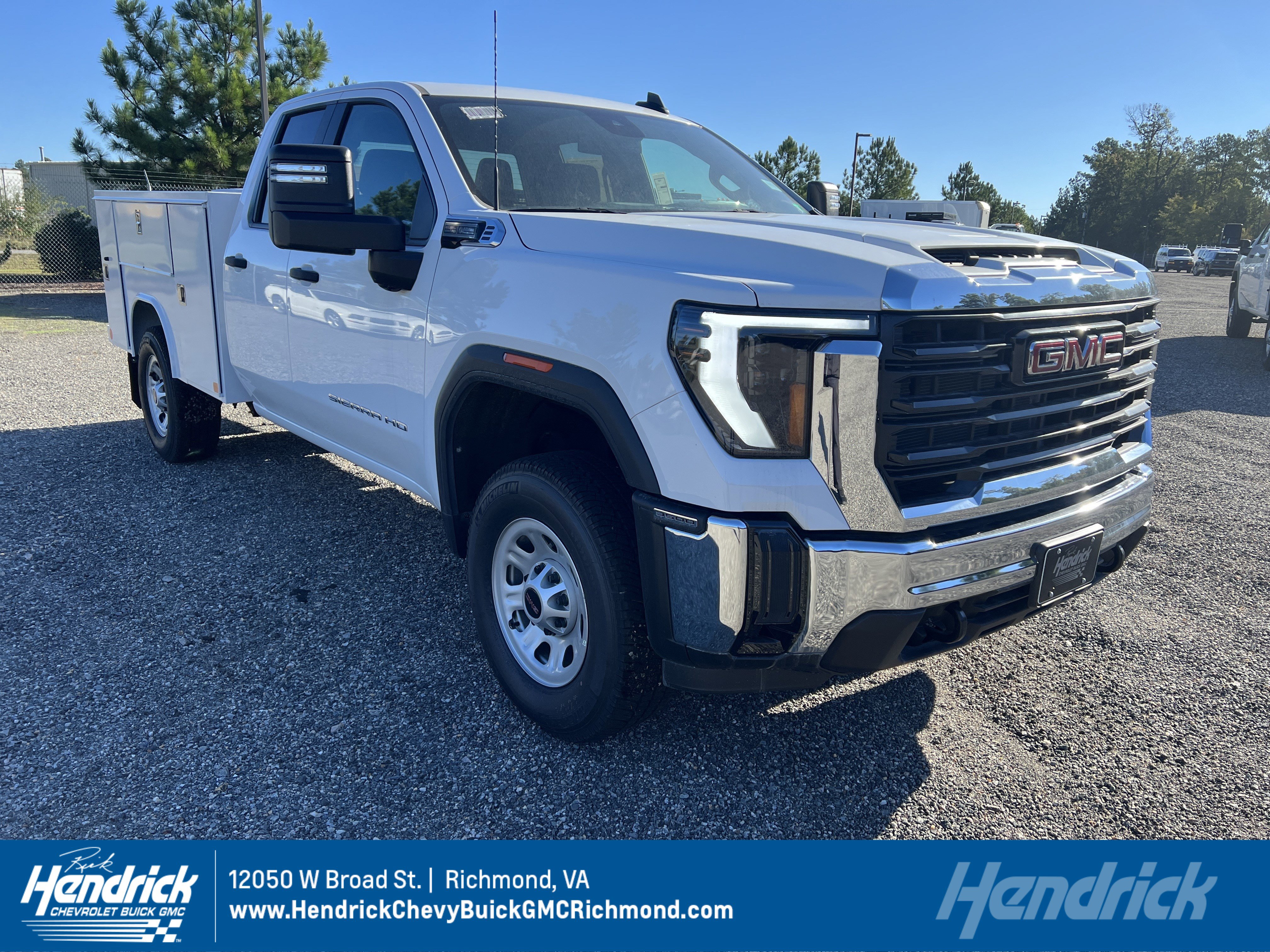 New 2025 GMC Sierra 3500 Pro w/ Convenience Package image 1