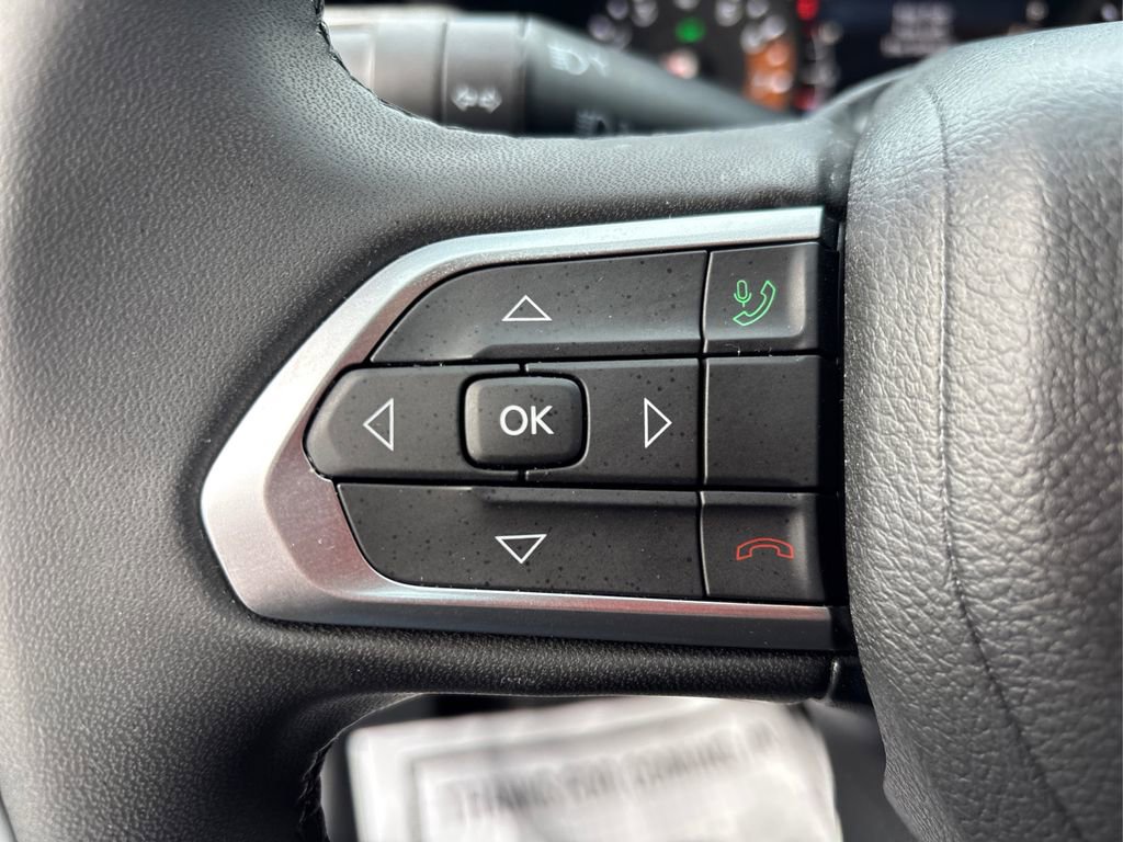 Used 2023 Jeep Compass Latitude image 34