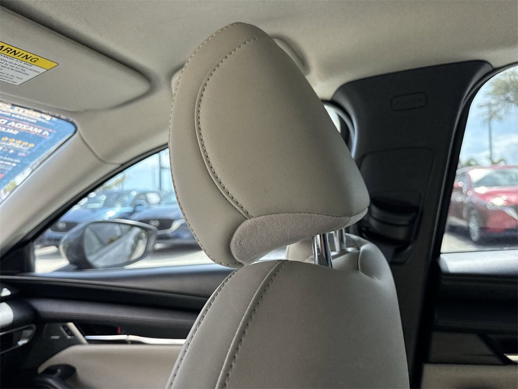 Used 2019 MAZDA MAZDA3 Sedan w/ Preferred Package image 17