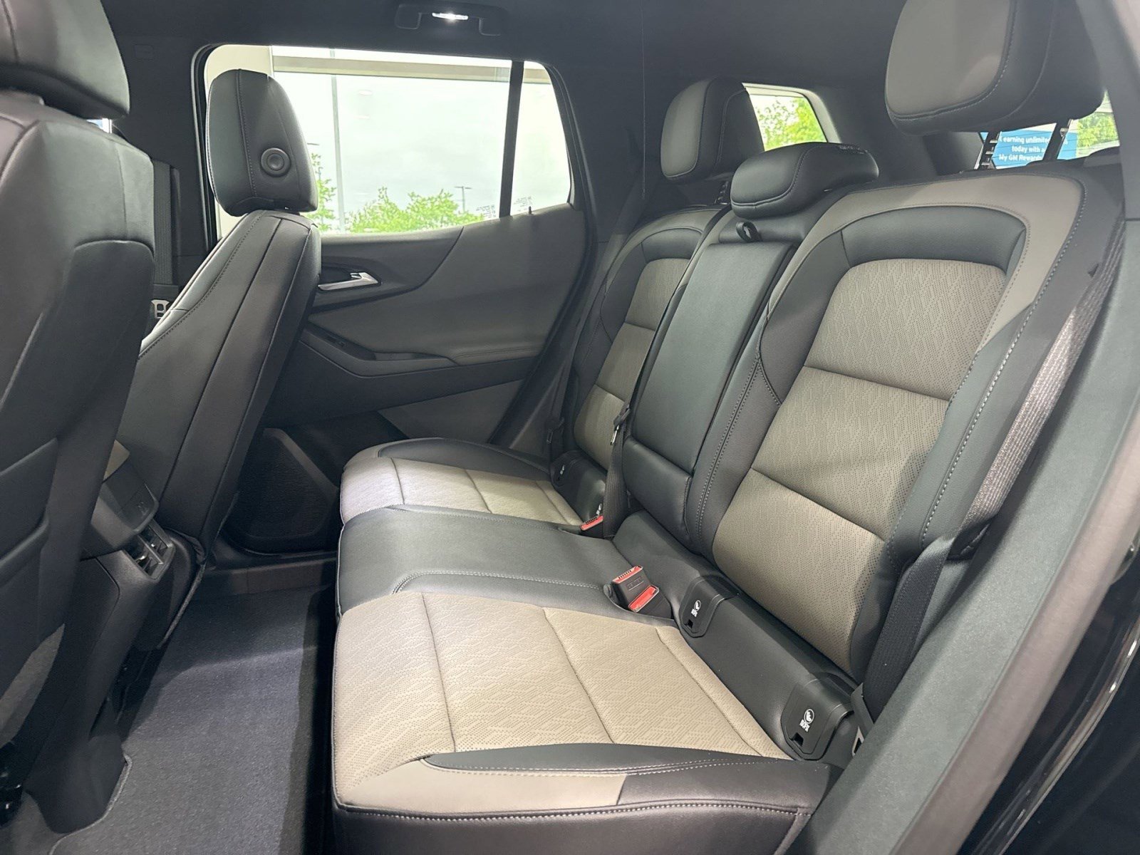 New 2026 Chevrolet Equinox LT w/ Convenience Package II FWD image 19