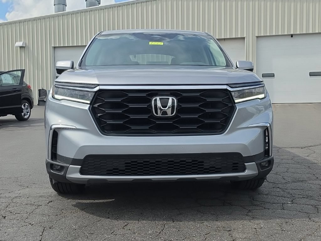 Certified 2025 Honda Pilot EX-L image 2