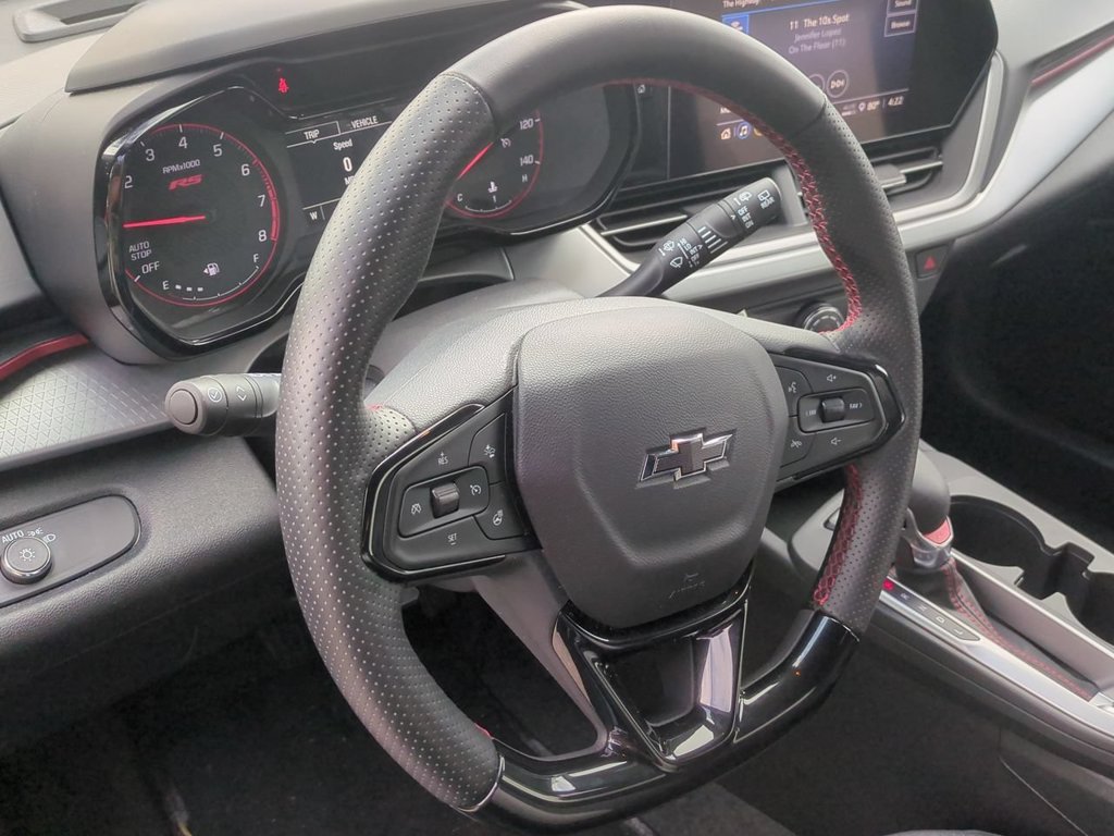 Used 2025 Chevrolet Trax RS w/ Driver Confidence Package FWD image 14