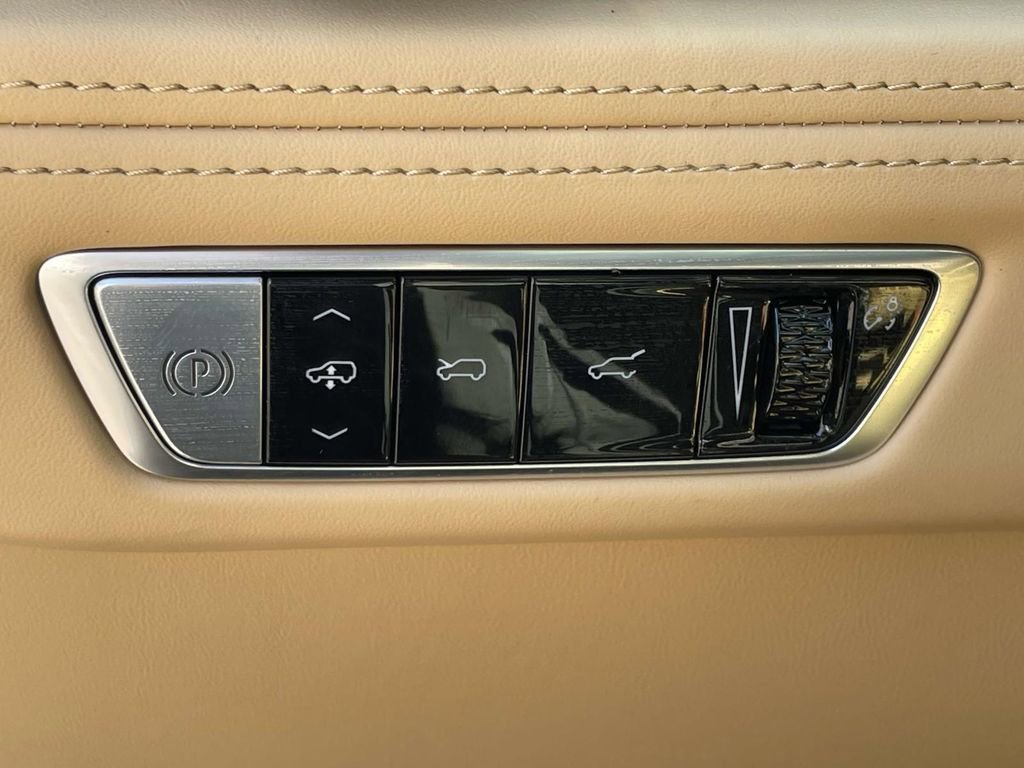 New 2025 Cadillac Escalade IQ Sport 2 w/ LPO, ONYX Package image 21