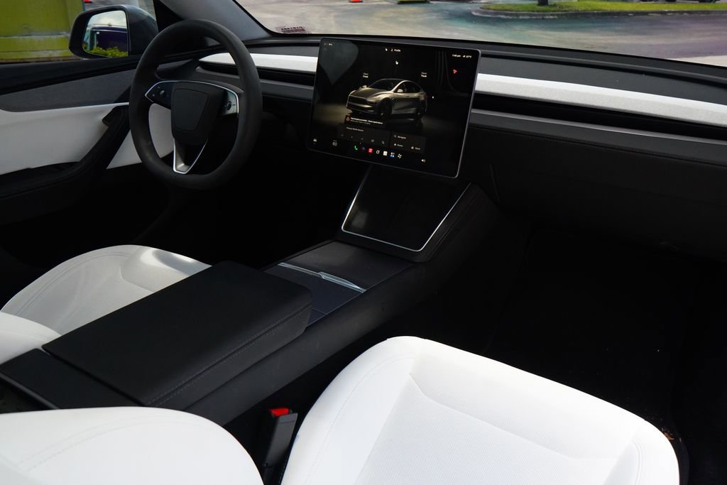 Used 2026 Tesla Model Y AWD image 19