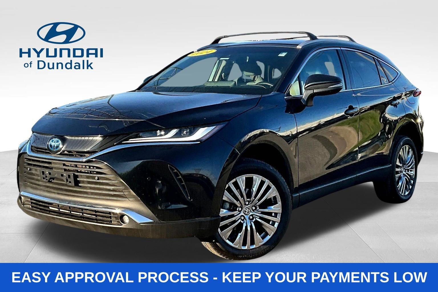 Used 2024 Toyota Venza XLE image 1