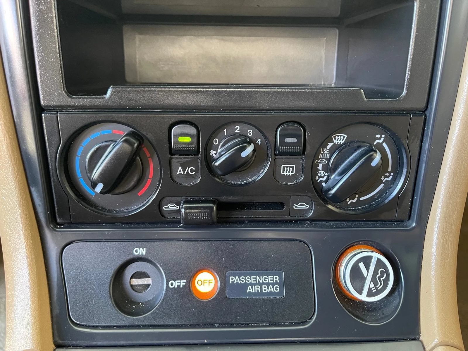 Used 2001 MAZDA MX-5 Miata LS RWD image 32