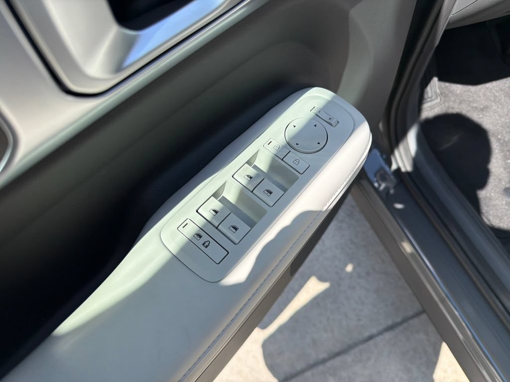 New 2027 Hyundai Santa Fe SEL FWD image 16