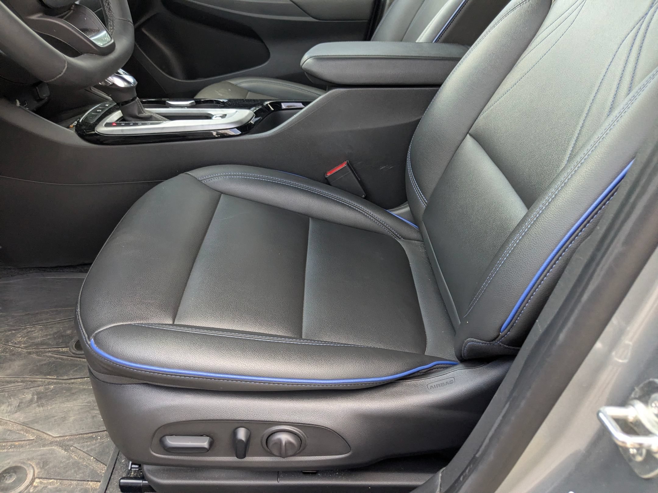 Used 2024 Buick Envista Sport Touring w/ Convenience I Package FWD image 5