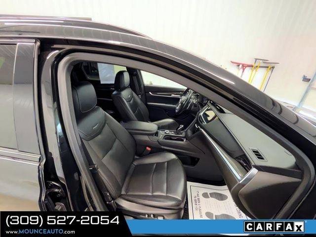 Used 2022 Cadillac XT5 Sportv w/ Technology Package image 2