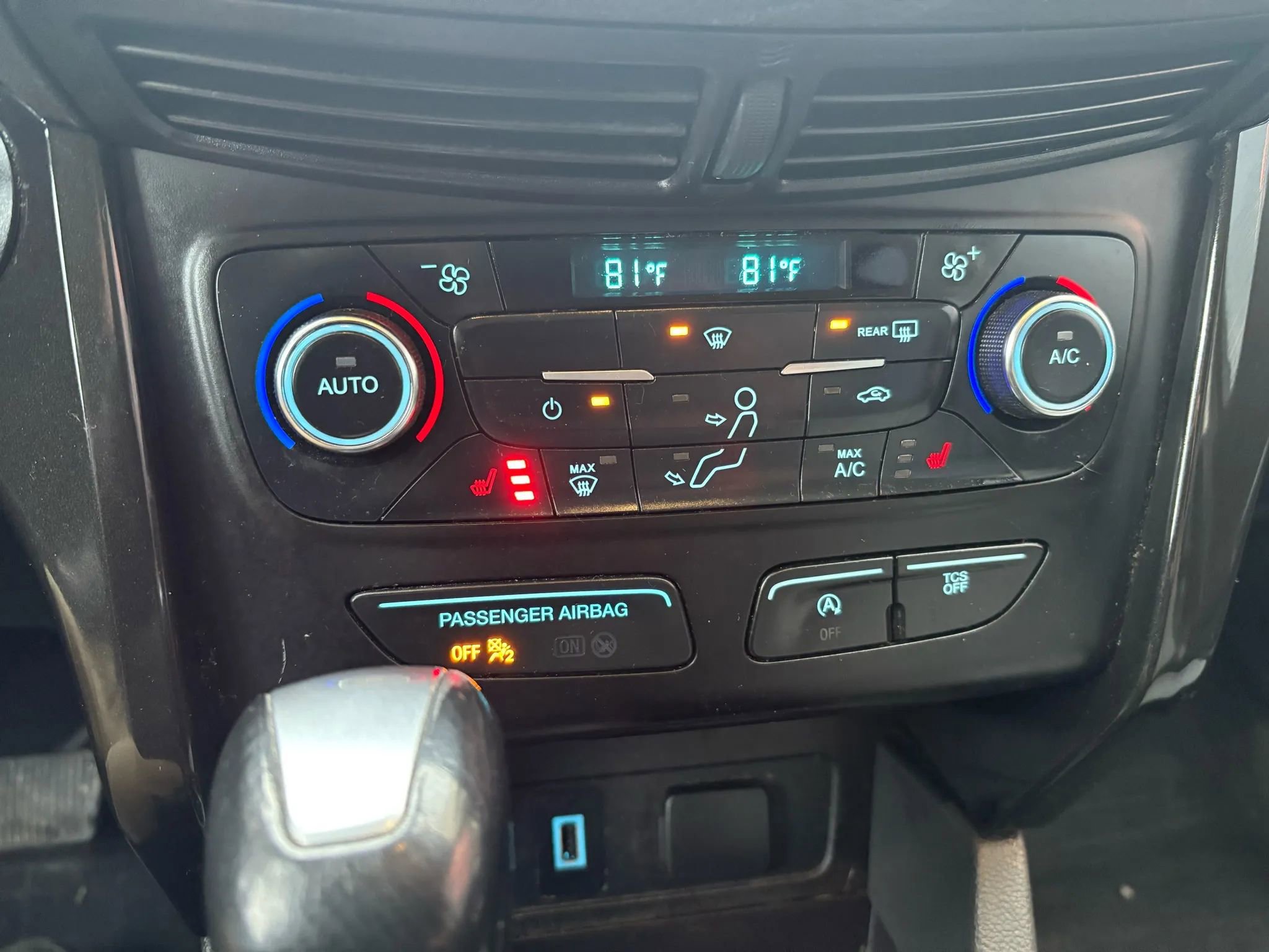 Used 2017 Ford Escape Titanium image 17