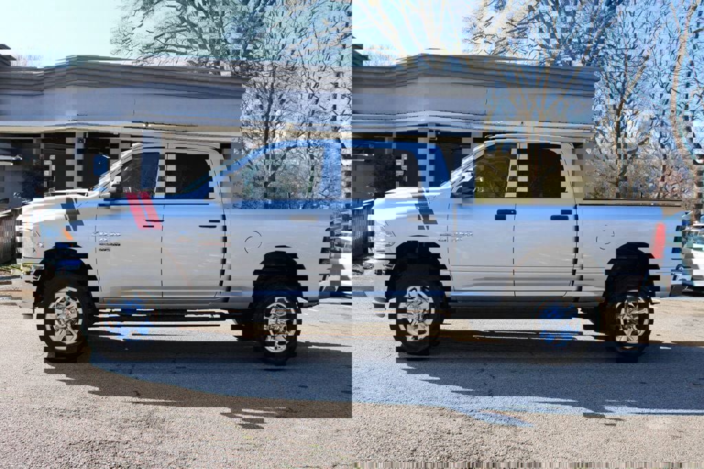 Used 2018 RAM 2500 Tradesman w/ Chrome Appearance Group image 4