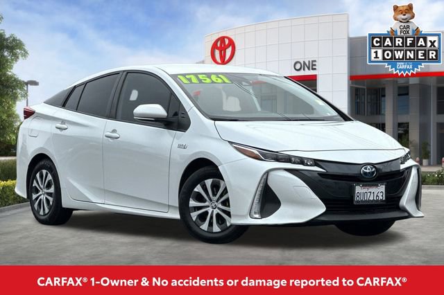 Used 2021 Toyota Prius Prime XLE image 2