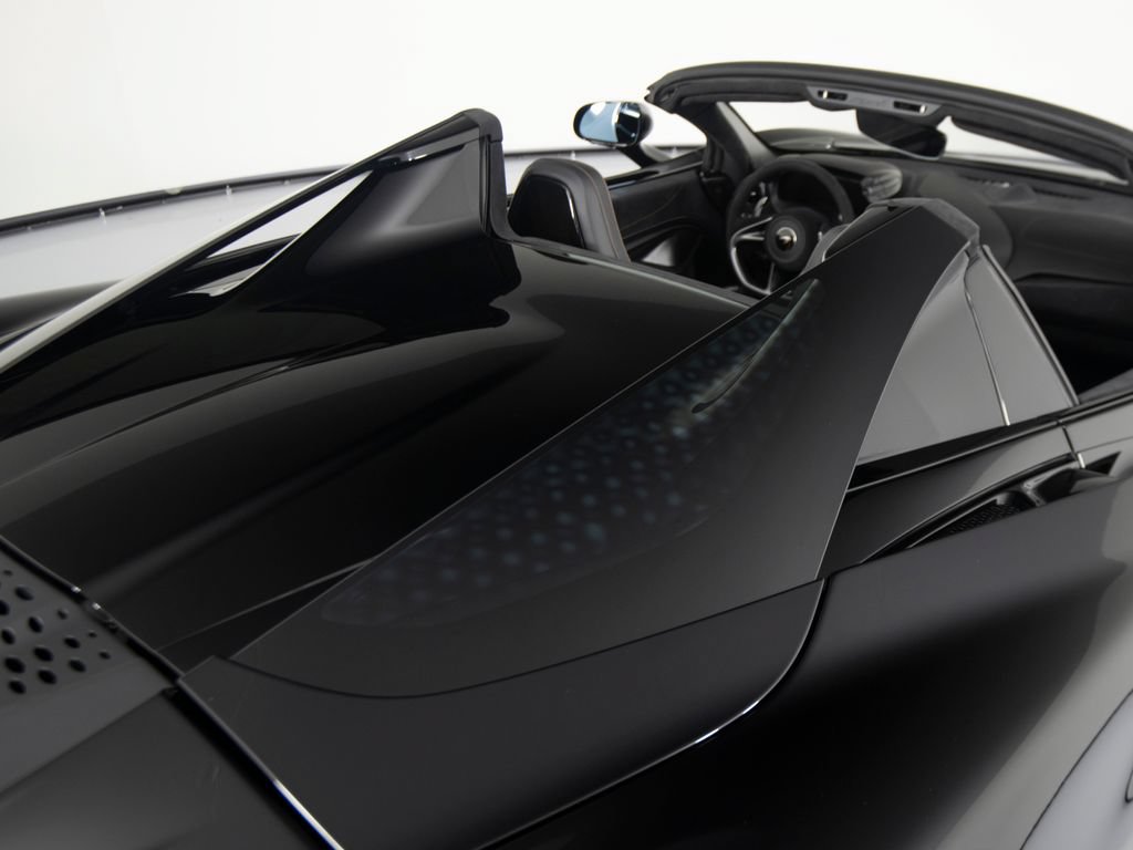 Used 2024 McLaren 750S Spider RWD image 43