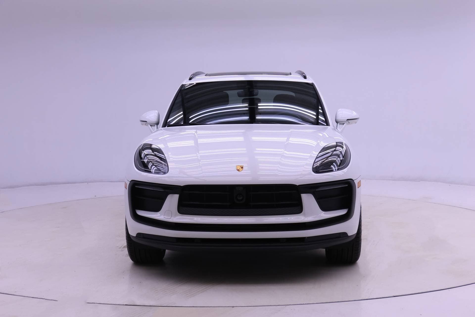 Used 2025 Porsche Macan AWD/4WD image 8