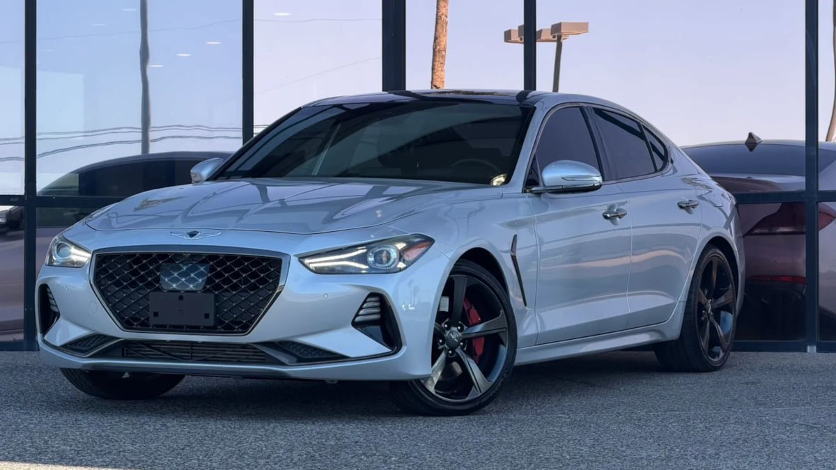 Used 2019 Genesis G70 3.3T Advanced w/ Sport Package RWD image 3