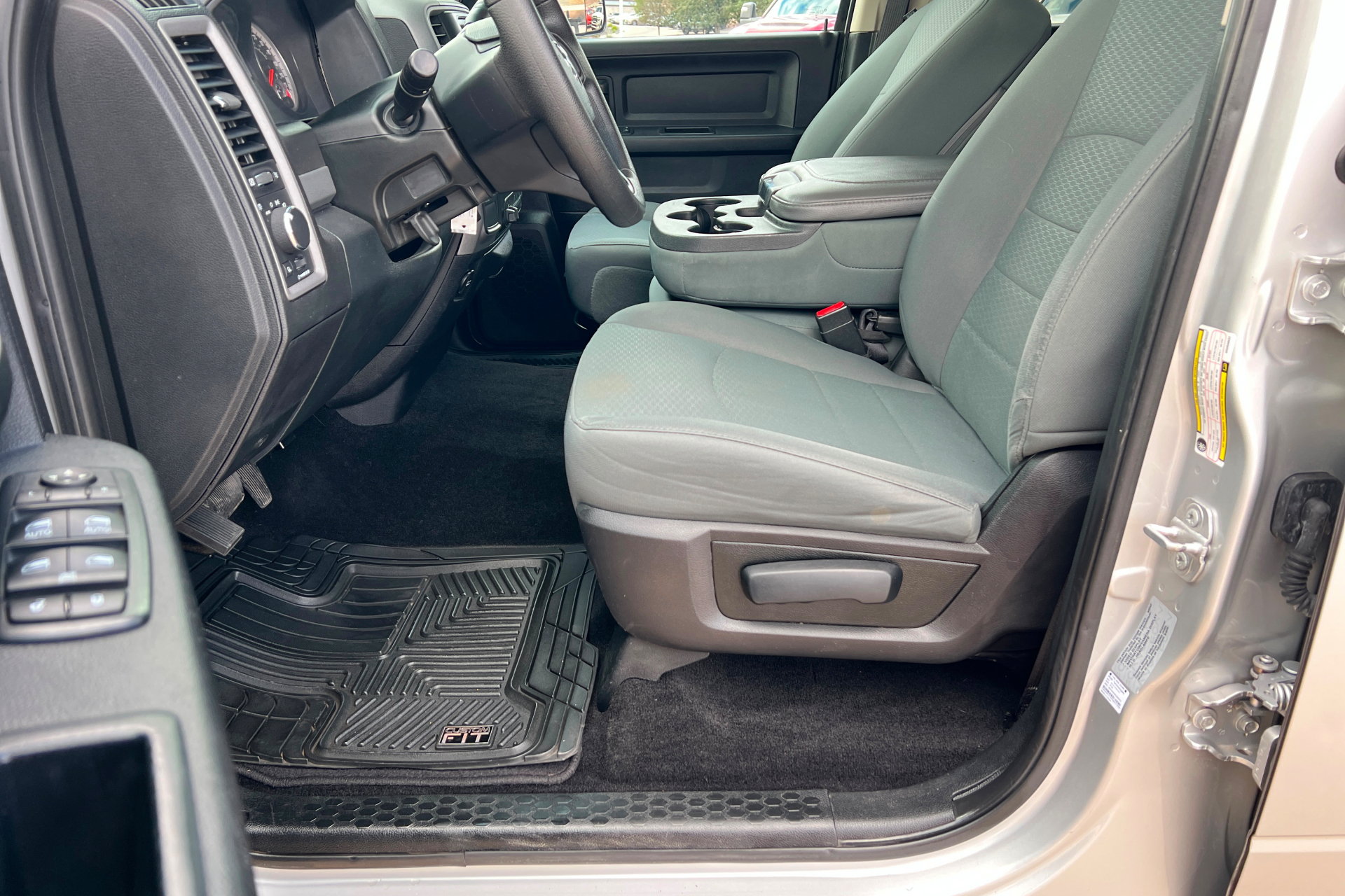 Used 2016 RAM 2500 Tradesman w/ Chrome Appearance Group AWD/4WD image 17