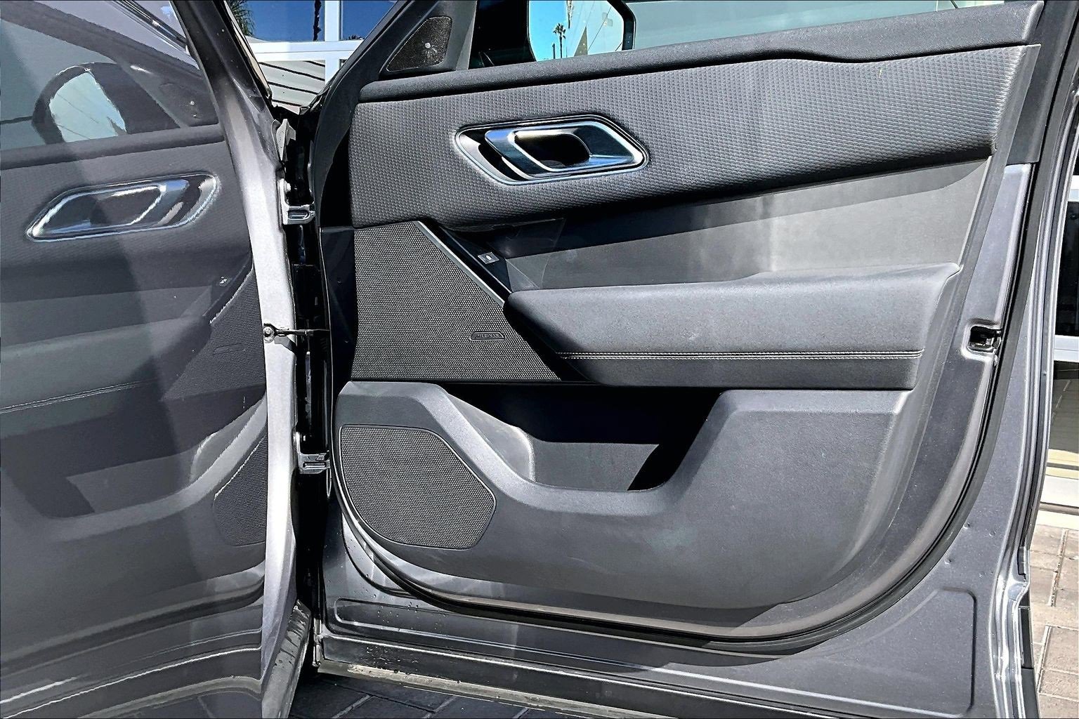 Used 2023 Land Rover Range Rover Velar S image 24