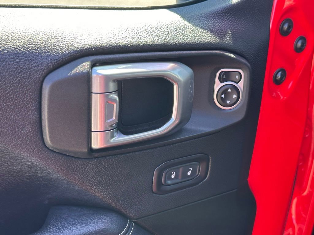 Used 2020 Jeep Gladiator Overland image 18