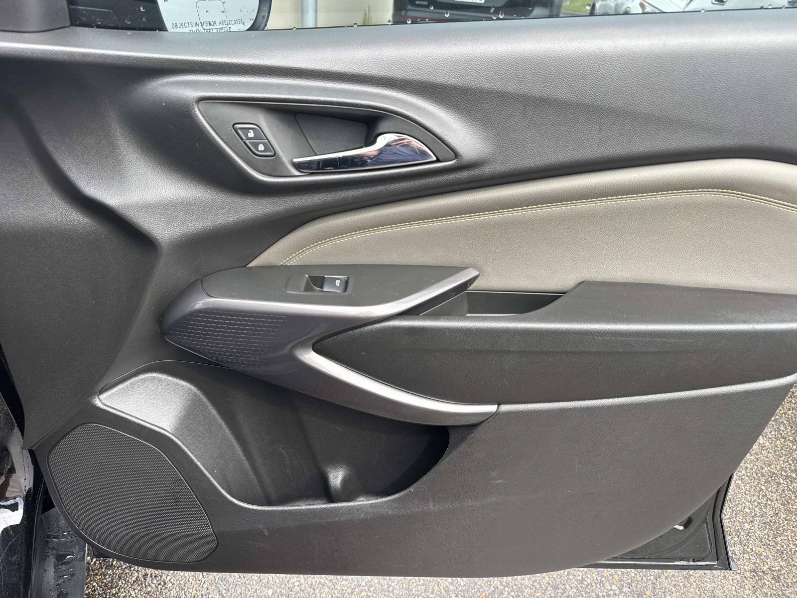 Used 2025 Chevrolet Trax ACTIV w/ Sunroof Package FWD image 15