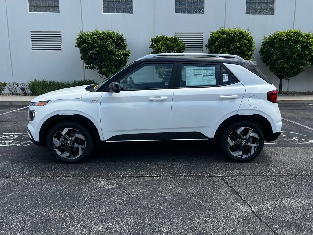 New 2026 Hyundai Venue SEL FWD image 4
