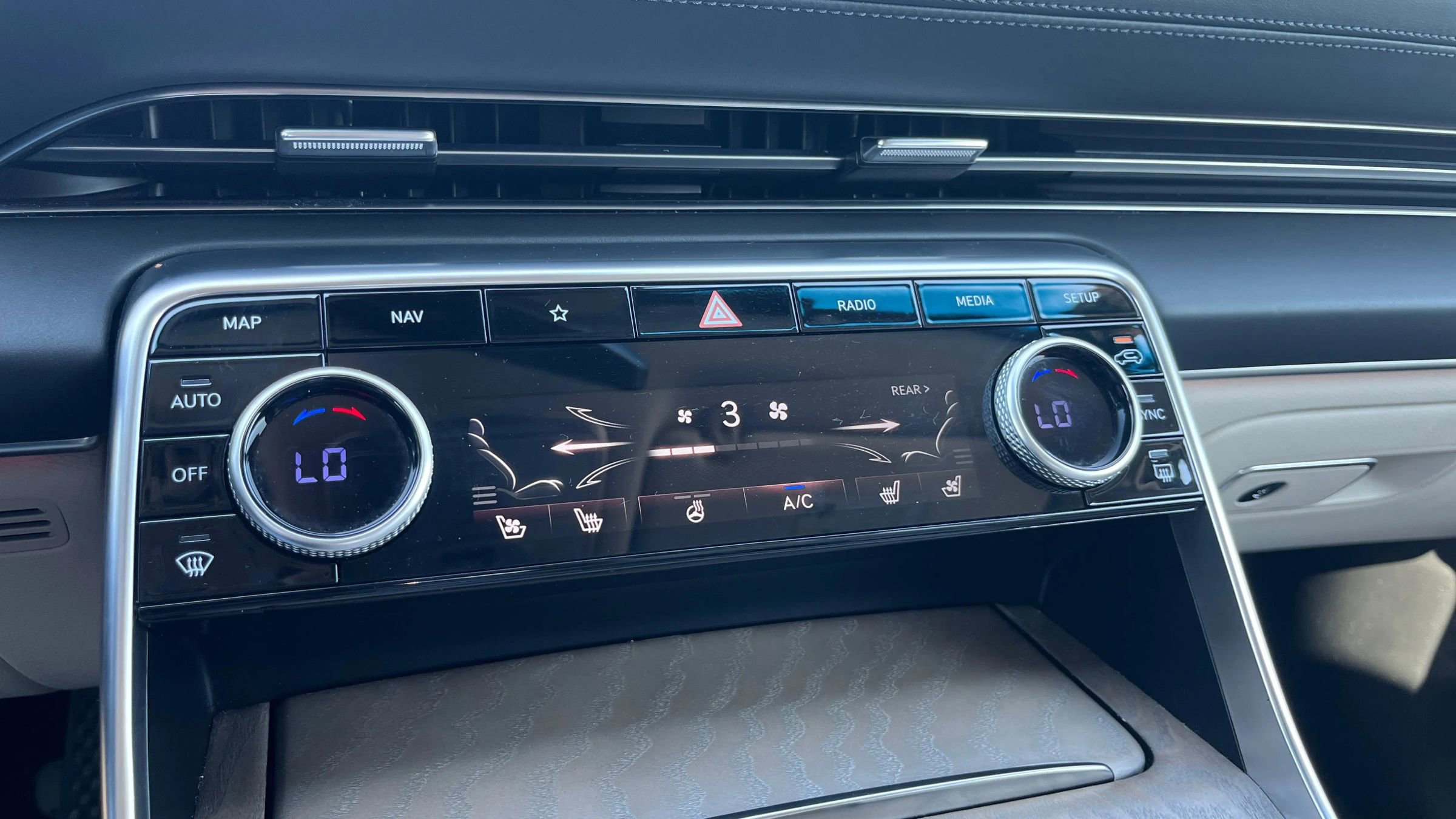 Used 2022 Genesis GV80 3.5T image 25