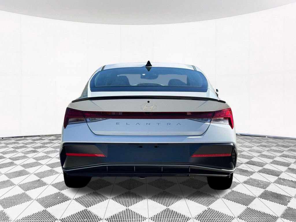 New 2026 Hyundai Elantra SEL Sport image 9