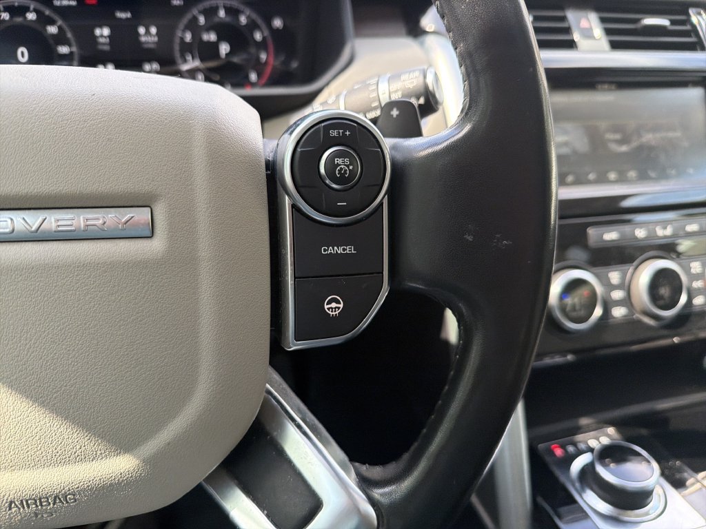 Used 2018 Land Rover Discovery HSE AWD/4WD image 12