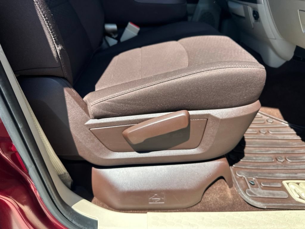 Used 2017 RAM 1500 Classic SLT RWD image 26
