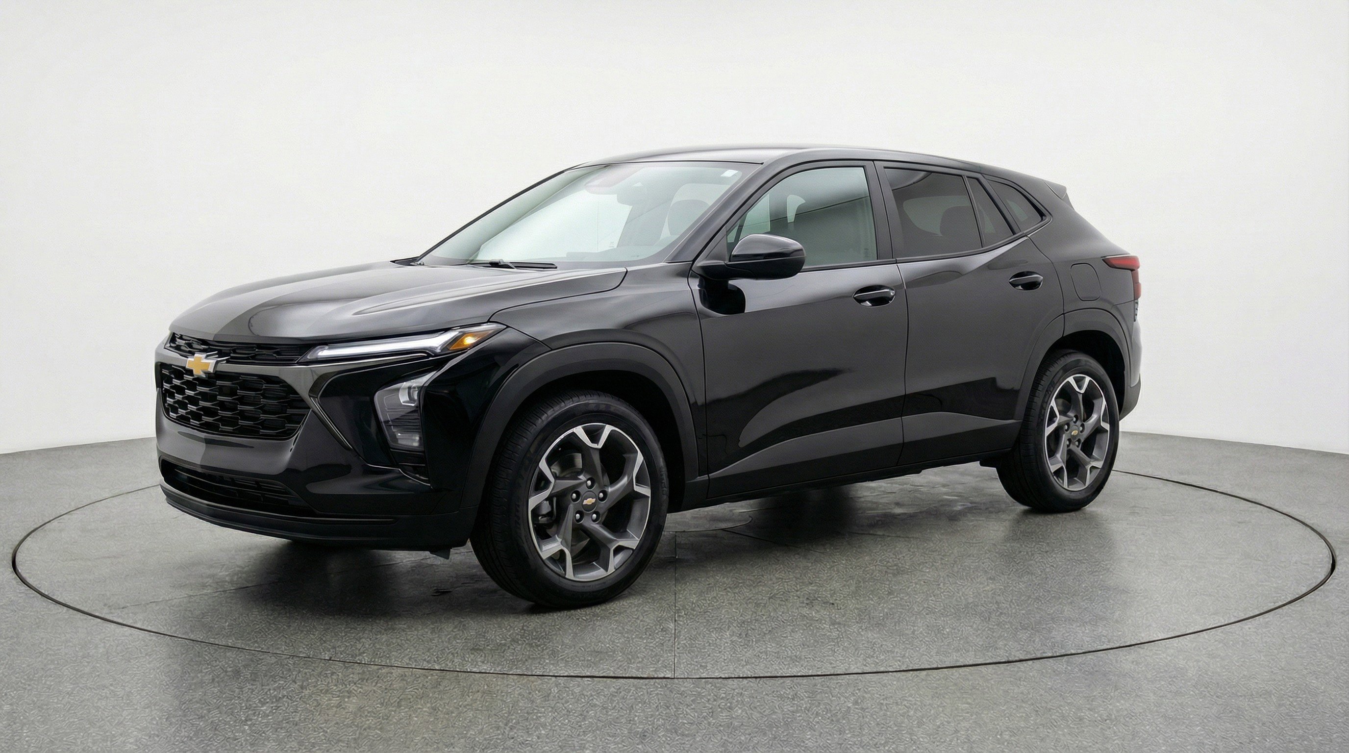 Used 2025 Chevrolet Trax LT image 3