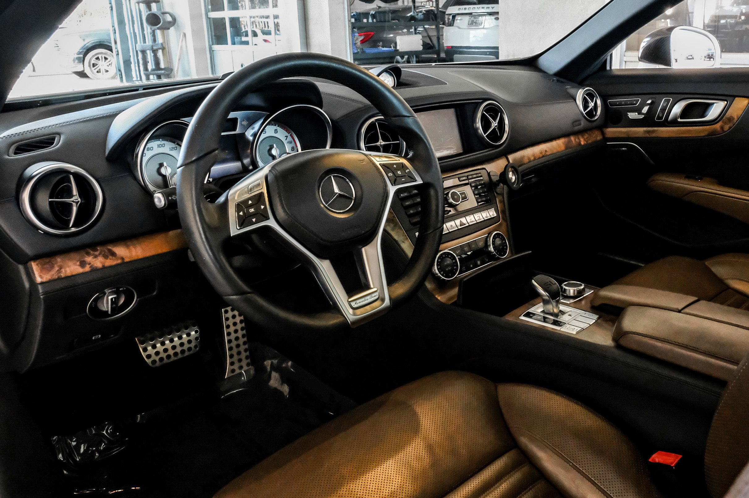 Used 2016 Mercedes-Benz SL 400 image 2