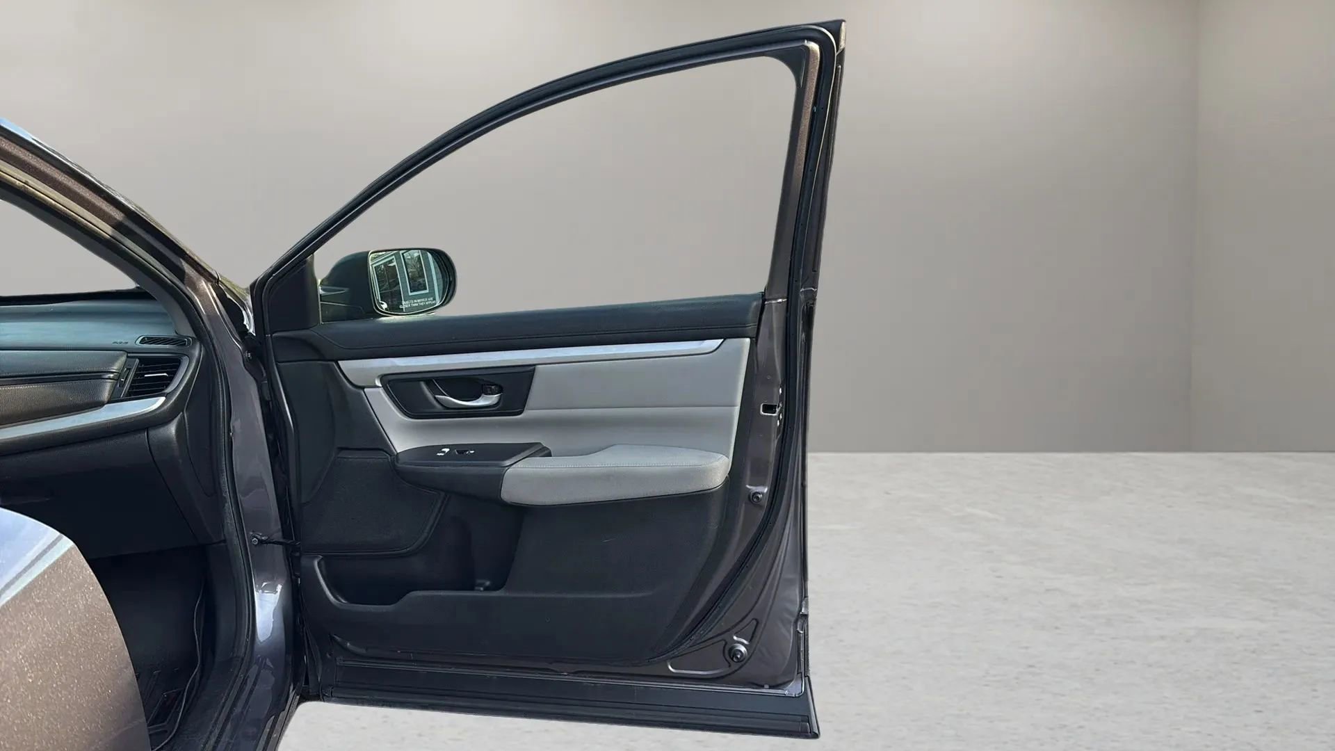 Used 2017 Honda CR-V LX image 41