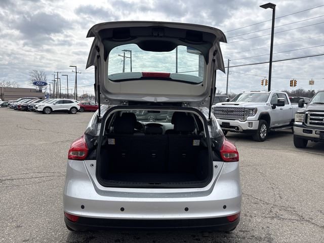 Used 2017 Ford Focus SE w/ SE Winter Package image 16