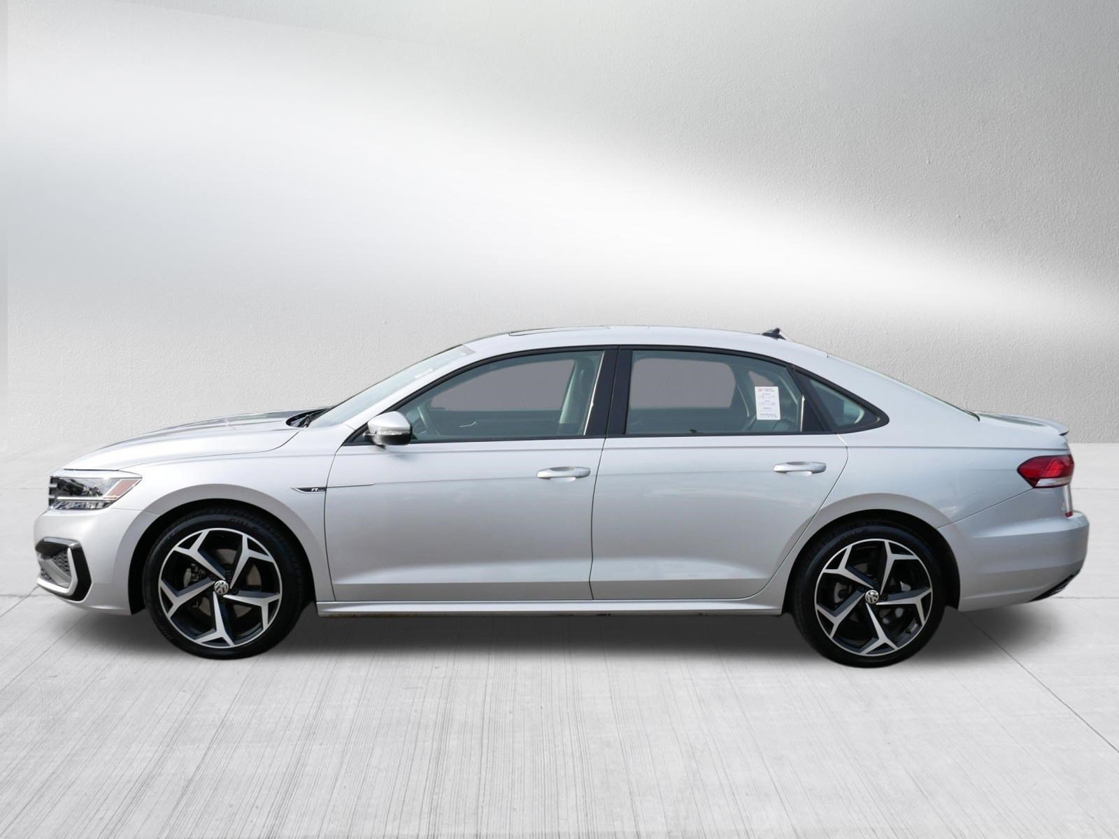 Certified 2020 Volkswagen Passat 2.0T R-Line FWD image 4