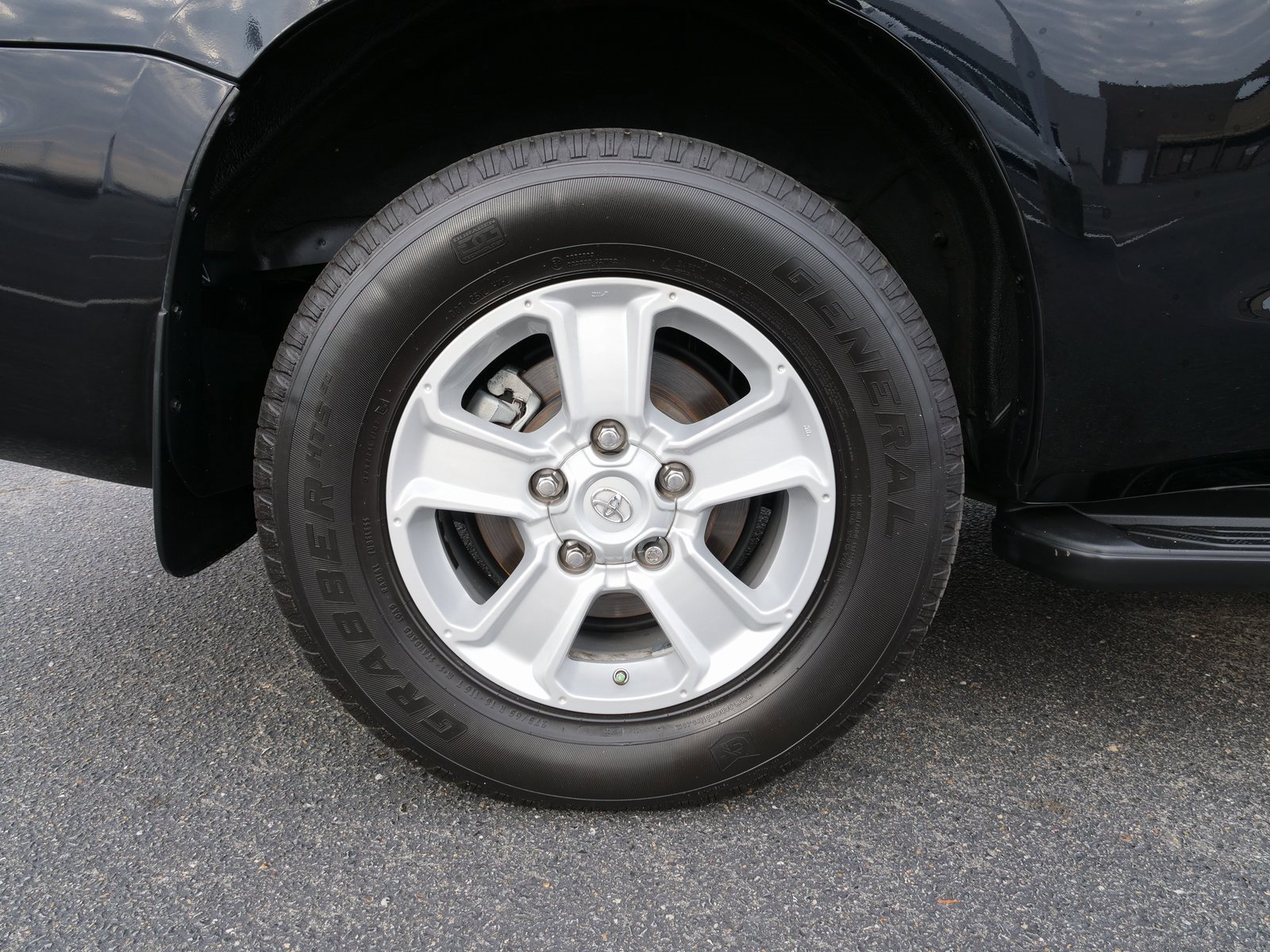 Used 2022 Toyota Sequoia SR5 image 11