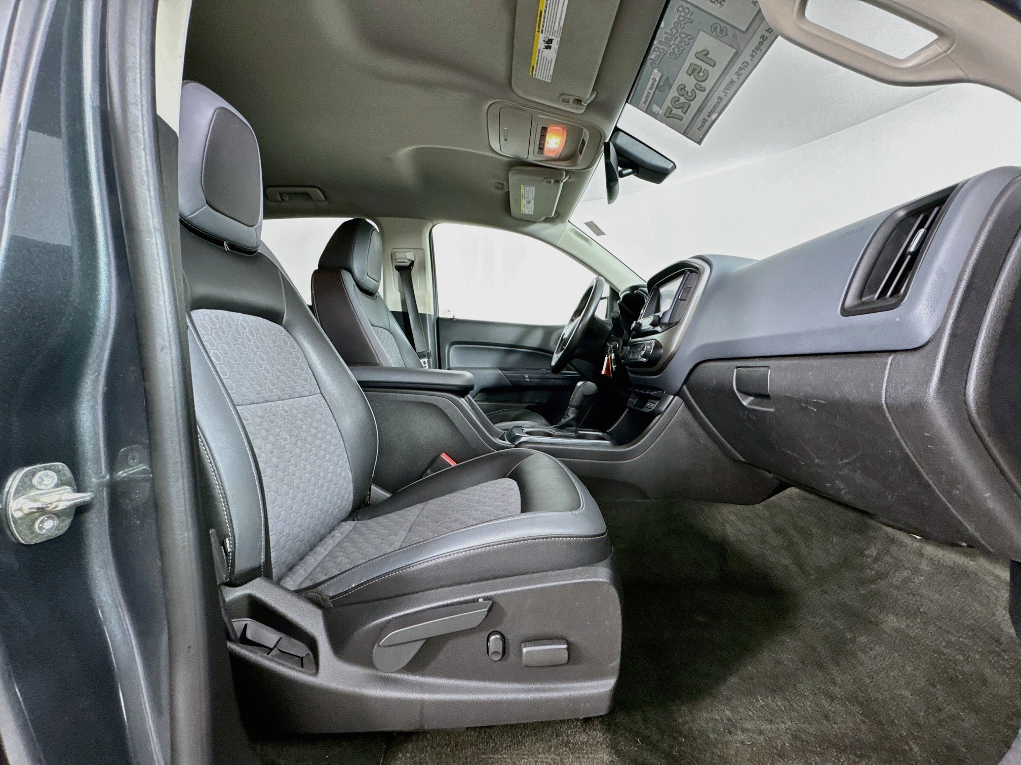 Used 2015 Chevrolet Colorado Z71 AWD/4WD image 27