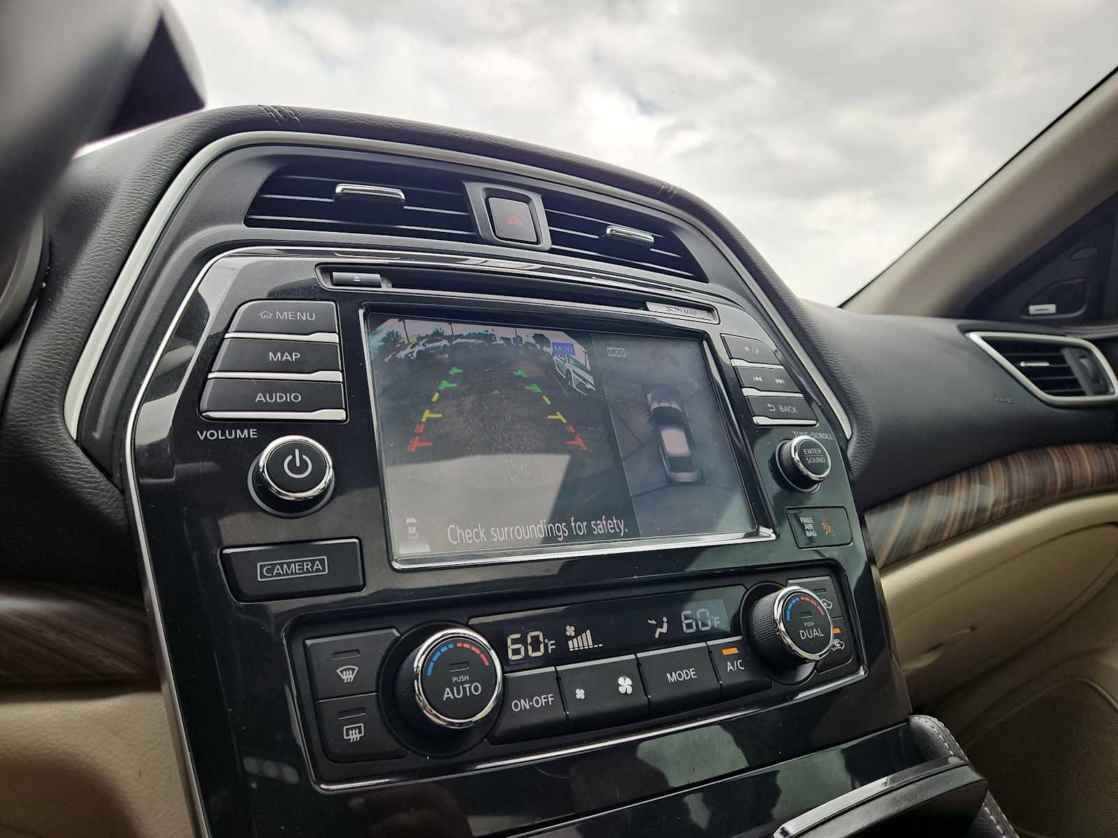 Used 2017 Nissan Maxima Platinum image 31