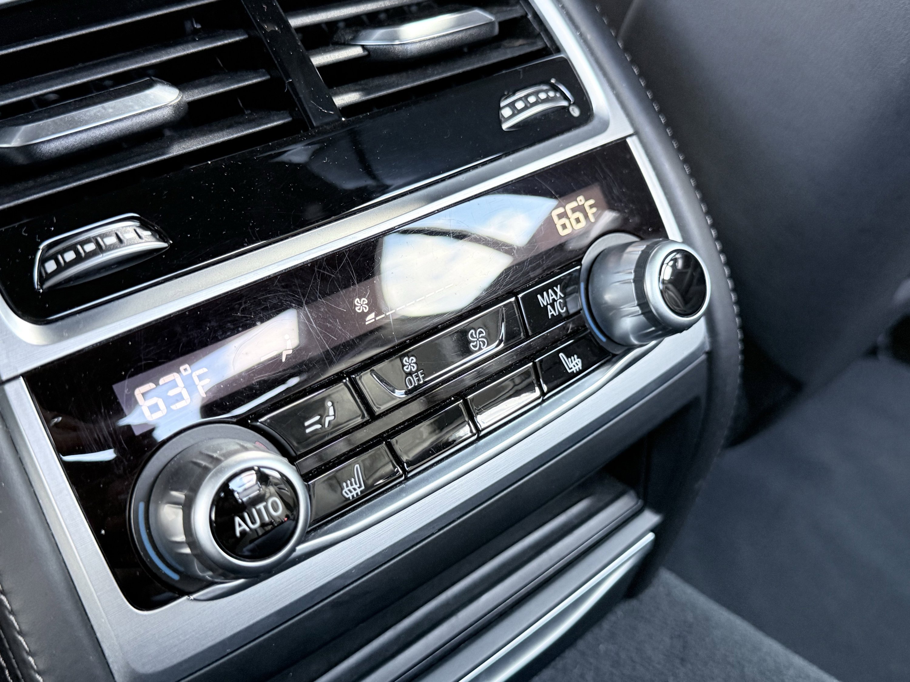 Used 2019 BMW 750i w/ M Sport Package image 33