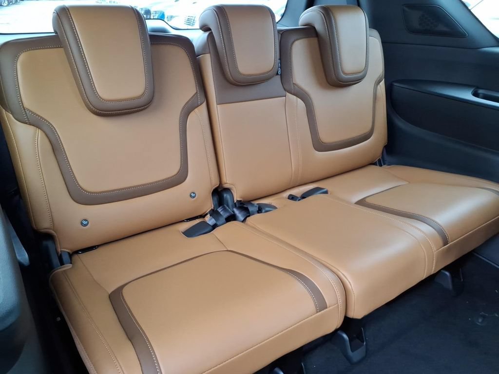 New 2026 Nissan Armada SL w/ Captain's Chari Seat Package AWD/4WD image 11