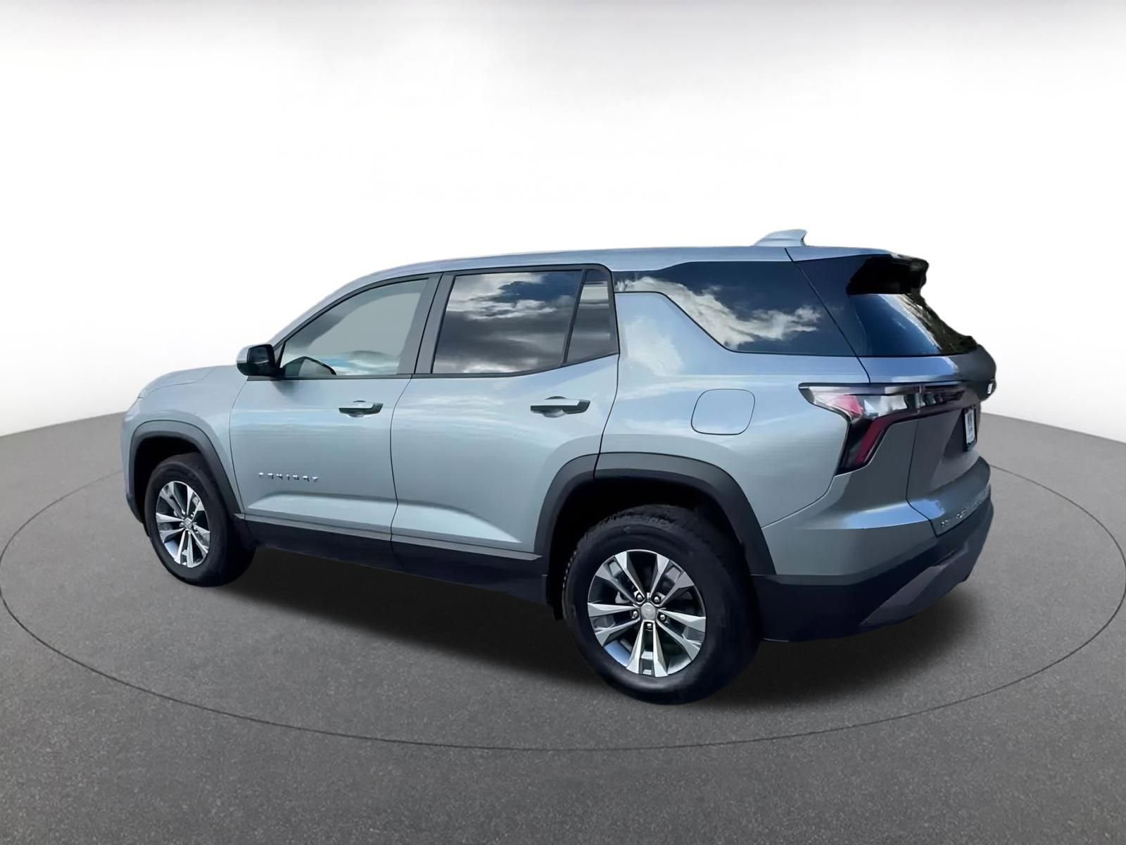 Used 2025 Chevrolet Equinox LT image 12