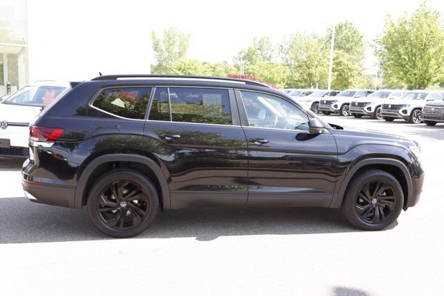 Used 2023 Volkswagen Atlas SE w/ Black Wheel Package AWD/4WD image 2