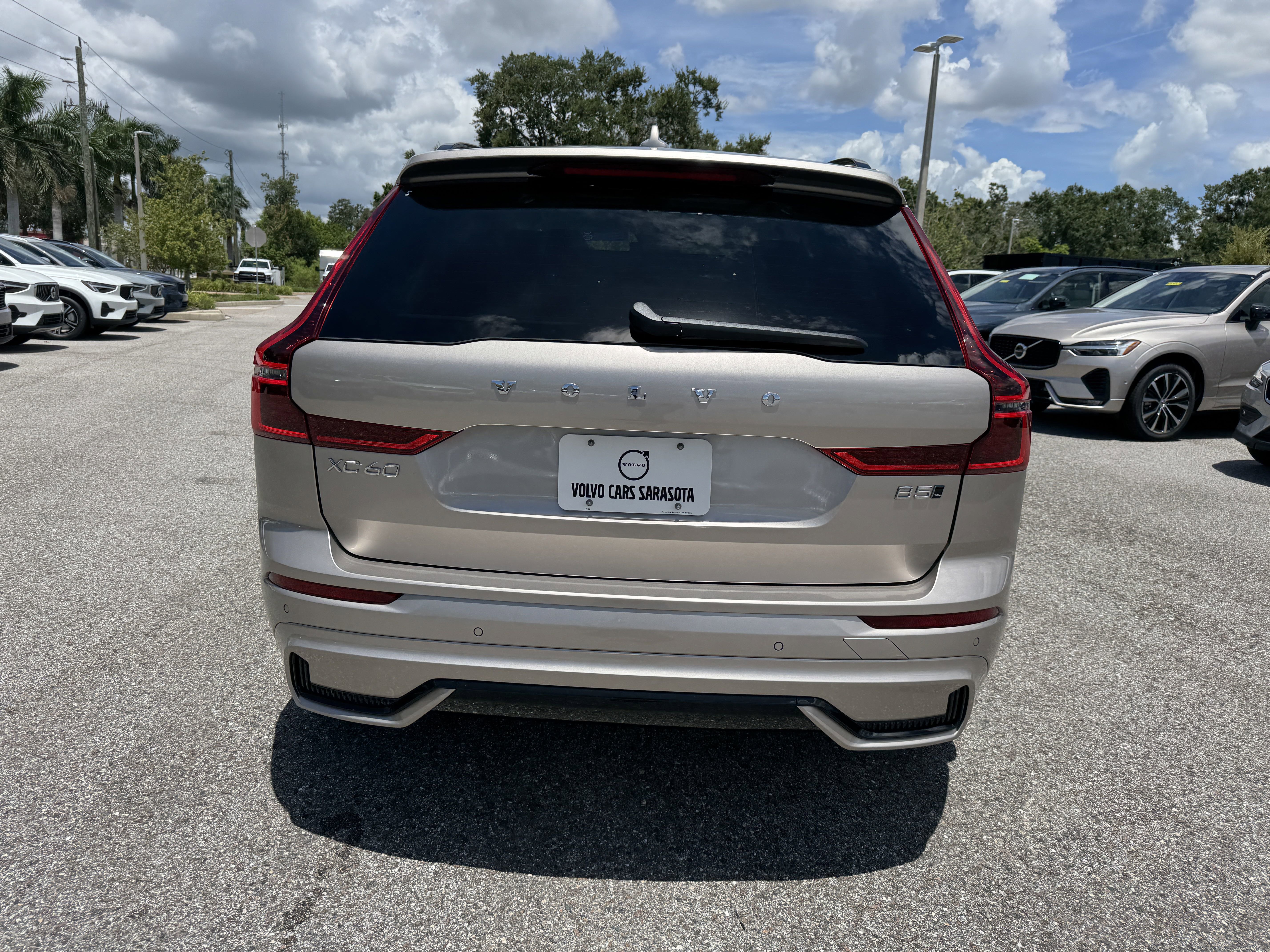 New 2026 Volvo XC60 B5 Ultra w/ Protection Package image 4