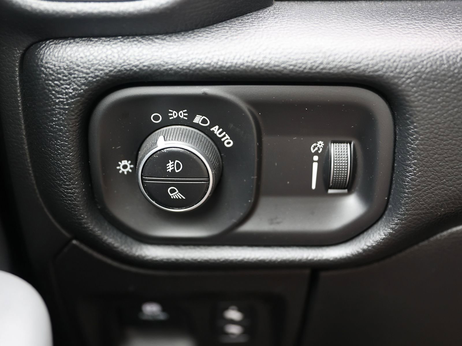 Used 2021 RAM 1500 Big Horn AWD/4WD image 34