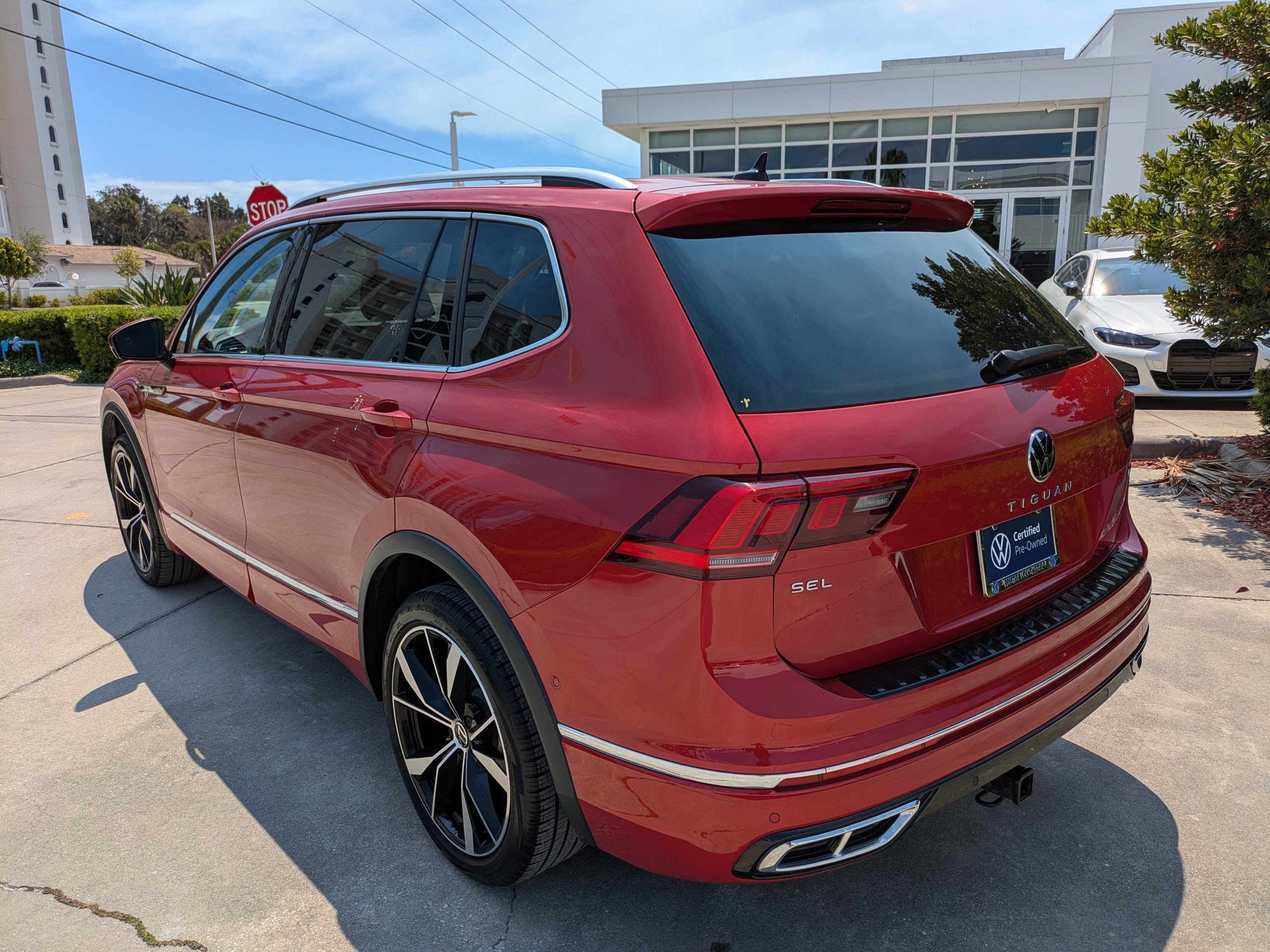 Certified 2024 Volkswagen Tiguan SEL R-Line AWD/4WD image 6