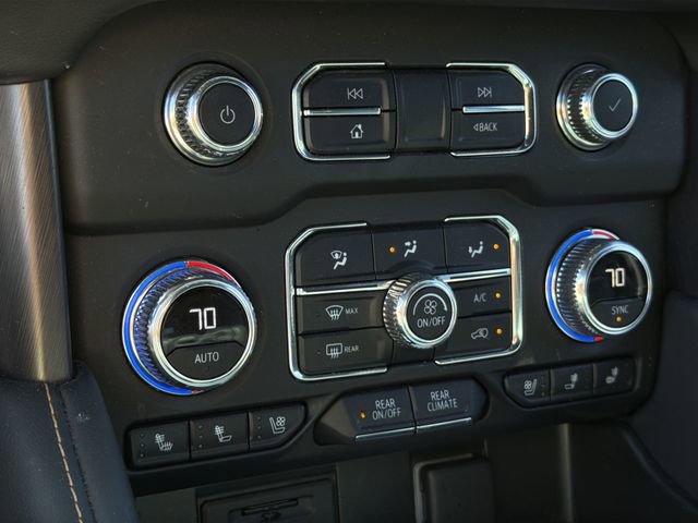 Used 2021 GMC Yukon AT4 w/ Rear Media and Nav Package AWD/4WD image 15