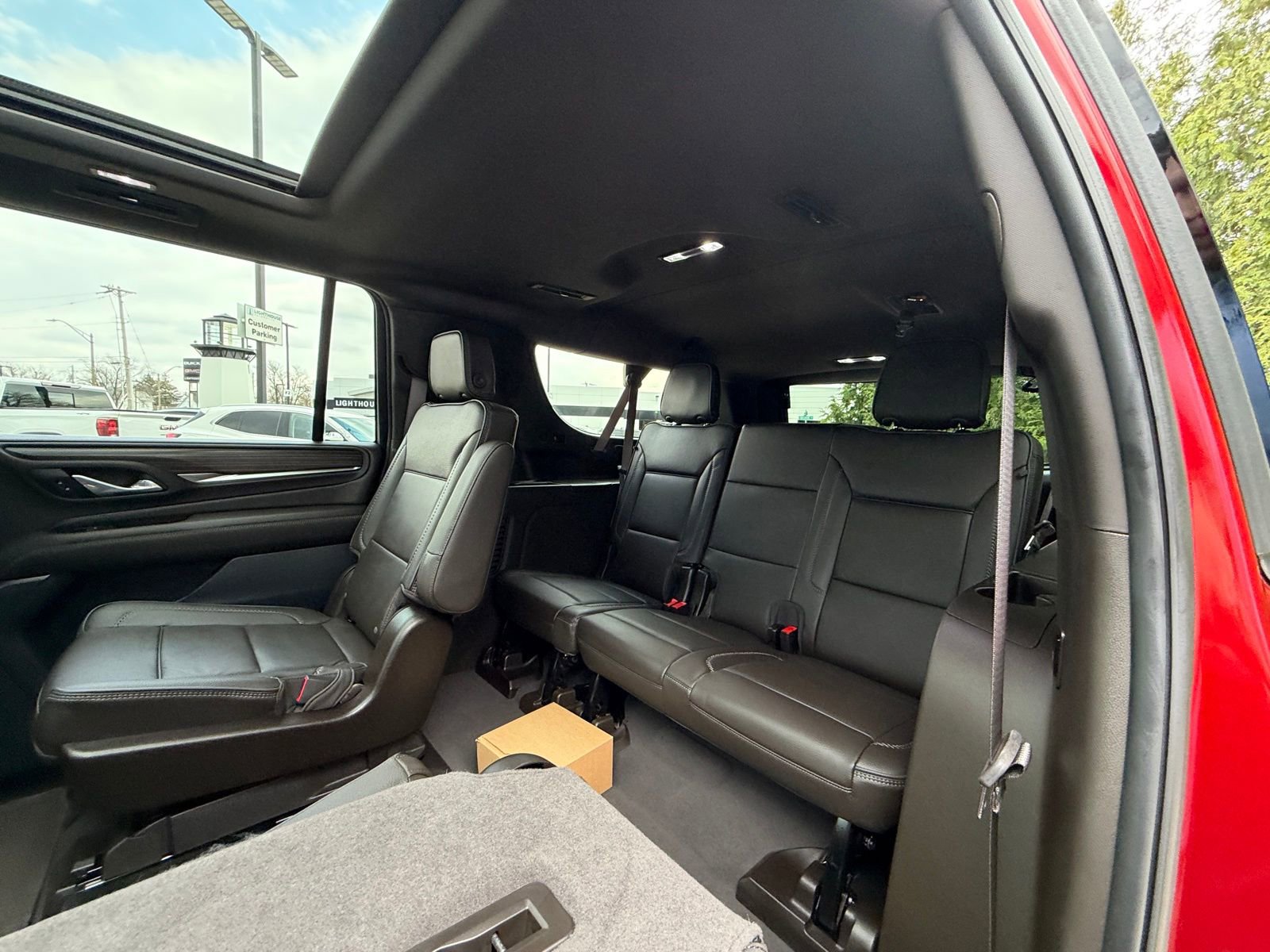 Used 2024 GMC Yukon XL Denali w/ Denali Reserve Package image 31