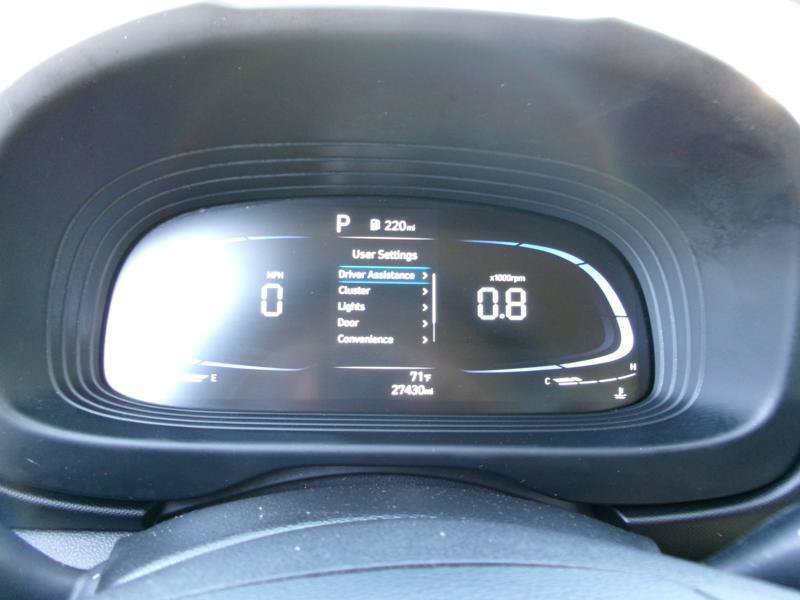 Used 2025 Hyundai Venue SEL FWD image 16